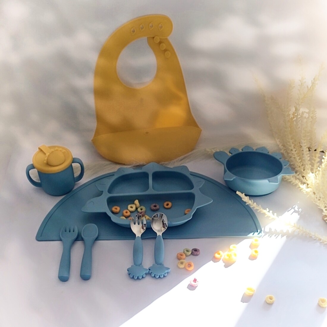 Σετ Φαγητού "Δεινόσαυρος" από σιλικόνη με αντιολισθητική βάση και σουπλά (9τμχ)