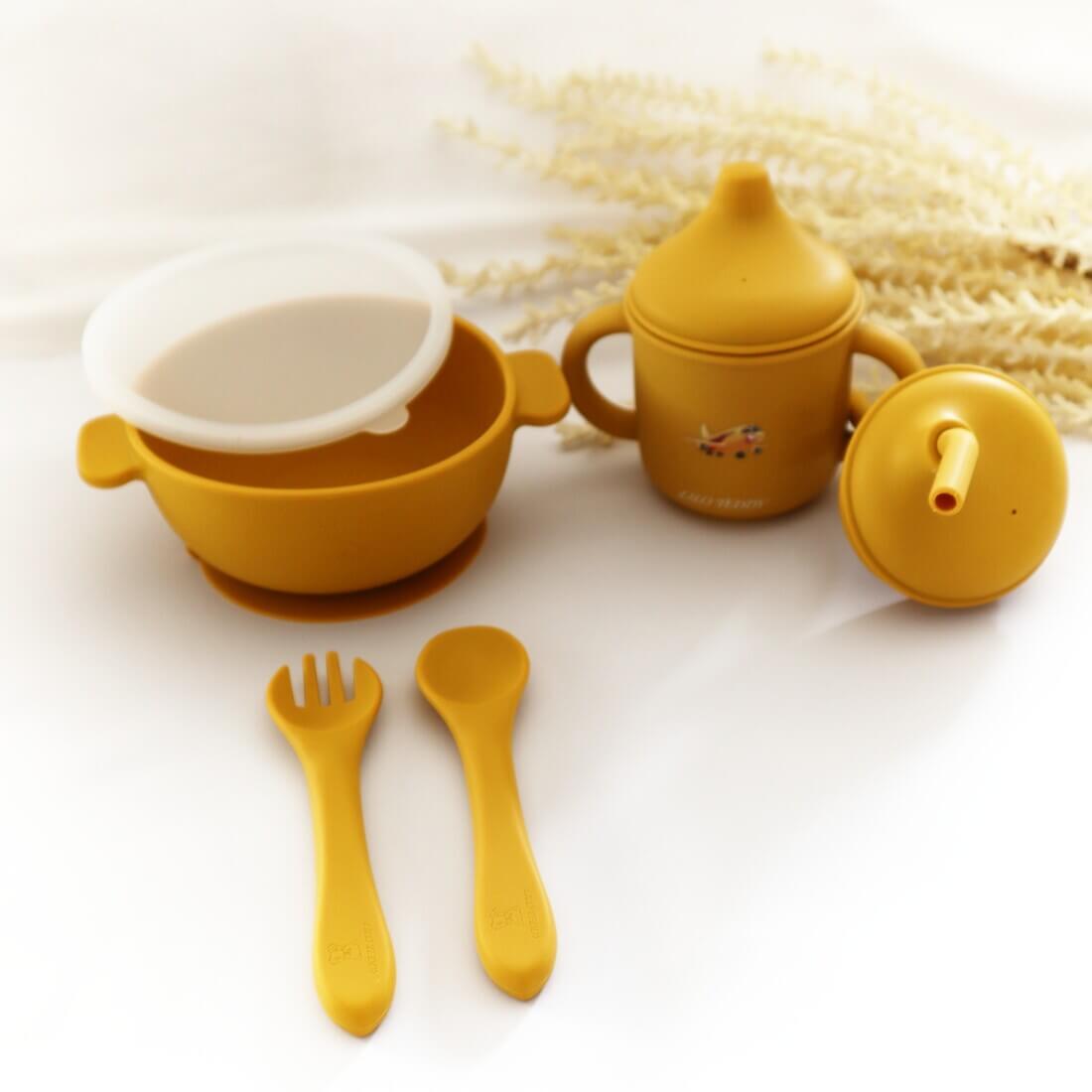 Παιδικό μπoλ σιλικόνης με αντιολισθητική βάση 315ml και καπάκι, Κουταλάκι, Πιρουνάκι και Εκπαιδευτικό Μπιμπερό σιλικόνης με λαβές 150ml (3 σε 1)