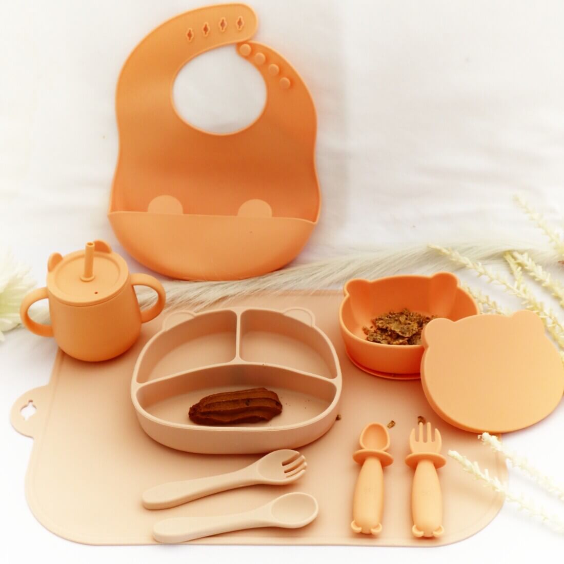 Σετ Φαγητού Bear με καπάκι από σιλικόνη με αντιολισθητική βάση (10τμχ)1 Σετ Φαγητού "Bear με καπάκι" από σιλικόνη με αντιολισθητική βάση (10τμχ)