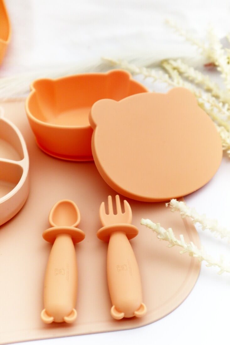 Σετ Φαγητού Bear με καπάκι από σιλικόνη με αντιολισθητική βάση (10τμχ)8 Σετ Φαγητού "Bear με καπάκι" από σιλικόνη με αντιολισθητική βάση (10τμχ)